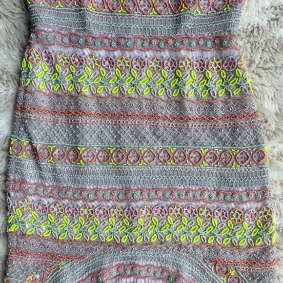 Alice + Olivia Beaded Amina Dress - Picture 7 of 16